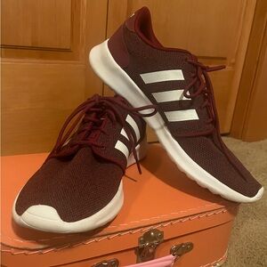 Women’s Adidas Sneakers | Neo Cloudfoam | Size 9 | Color: Maroon & White